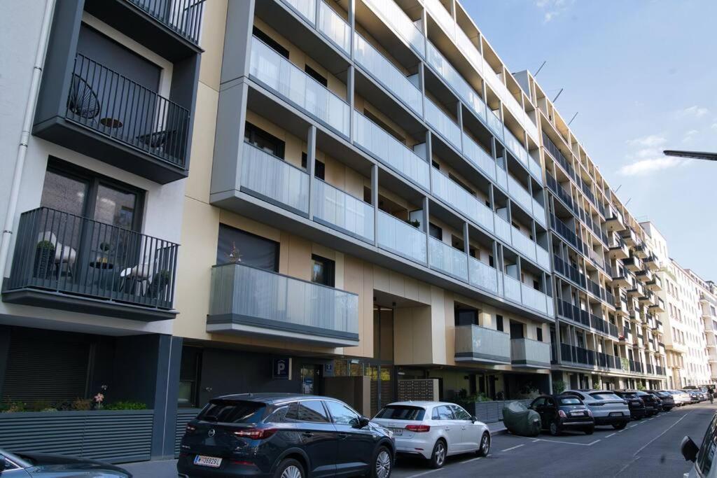 Modern Near Stadtpark Appartement